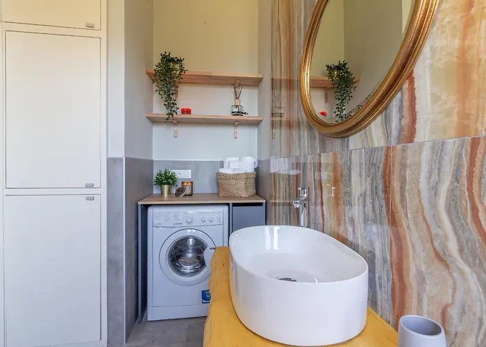 Elegant One-bedroom 500mt From The Fair