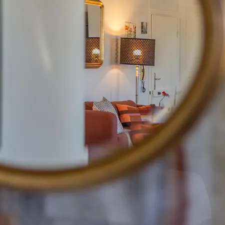 Elegant One-bedroom 500mt From The Fair Apartmán