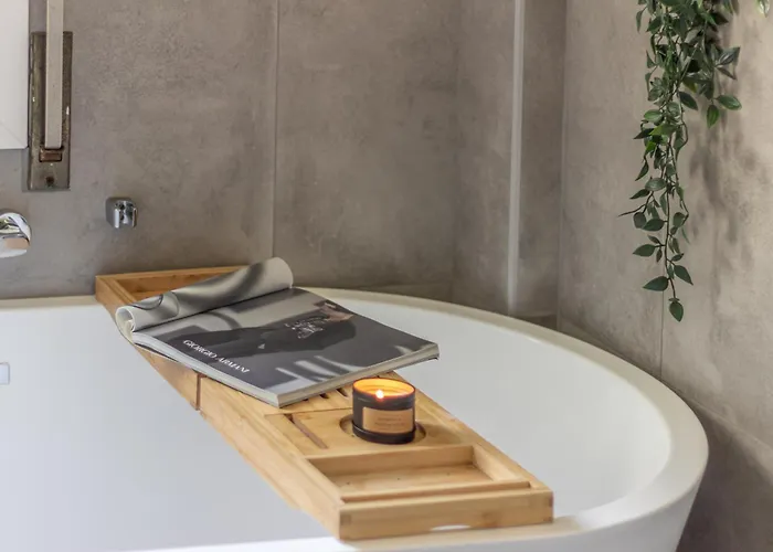 Apartmán Elegant One-bedroom 500mt From The Fair Boloňa