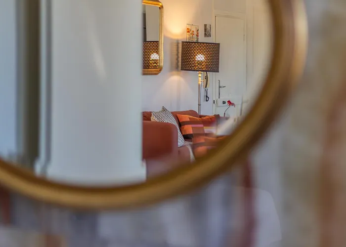 Elegant One-bedroom 500mt From The Fair דירה